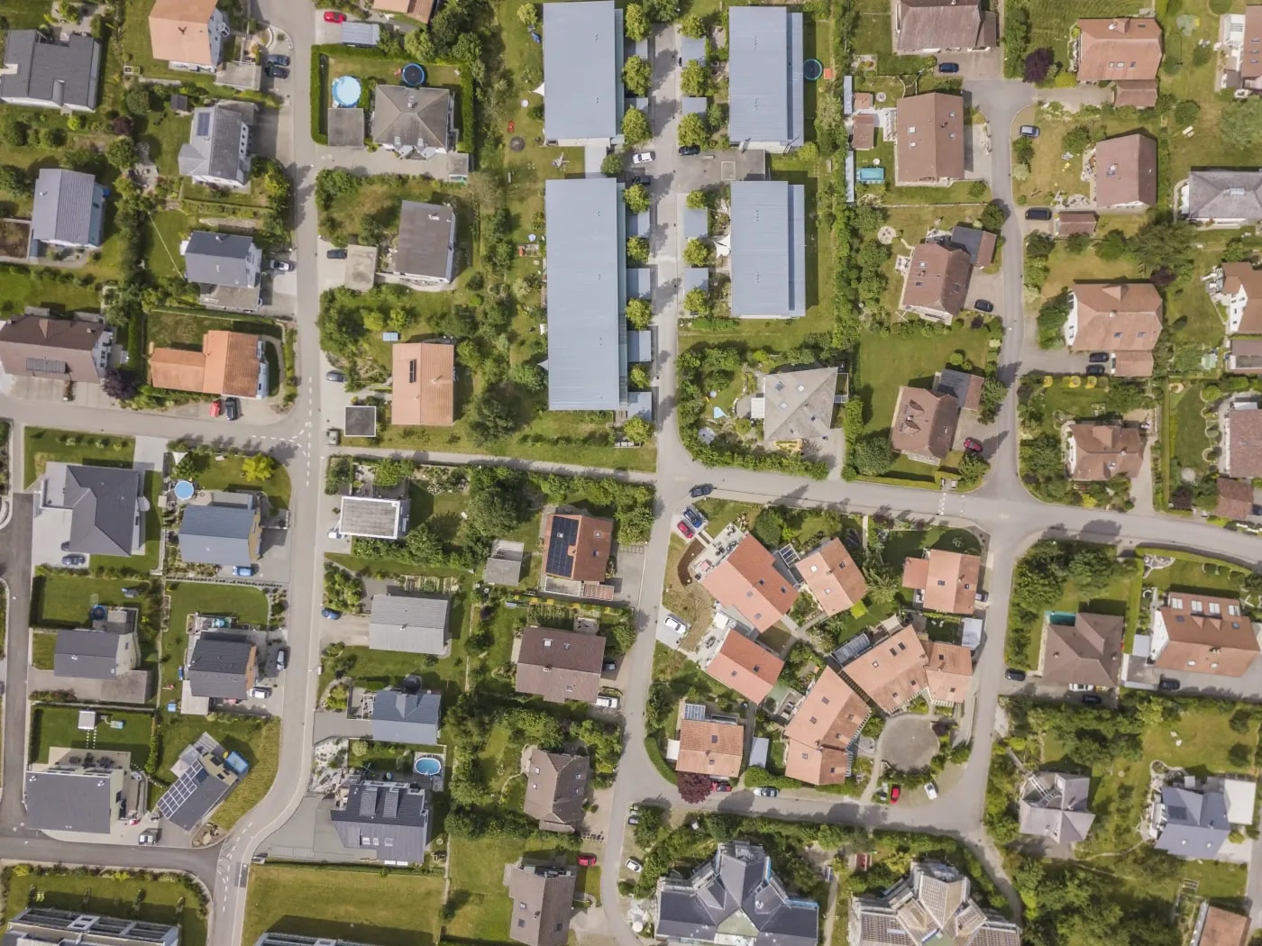 Aerial photo of an urban residential area with varied residential development